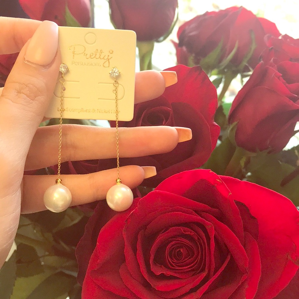 Gold and pearl earrings